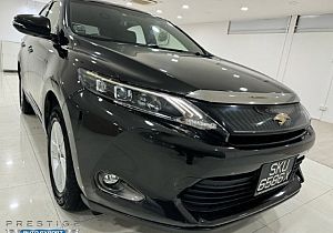 Toyota Harrier 2.0 Sunroof 2015 Brown Rear Entertainment